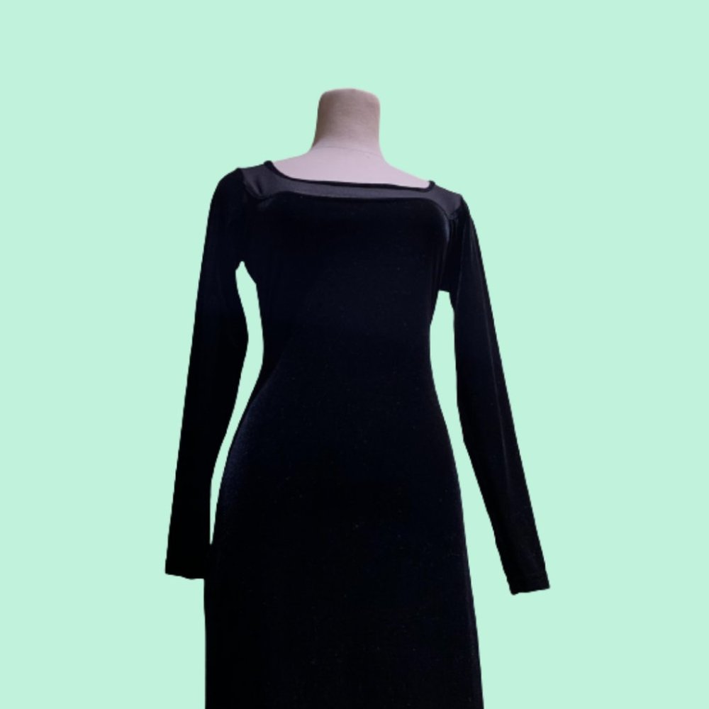 Vintage 90's Black Velvet/Mesh Neckline 💕